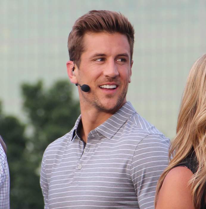 ‘Bachelorette’ Stars JoJo Fletcher, Jordan Rodgers Expecting First Child
