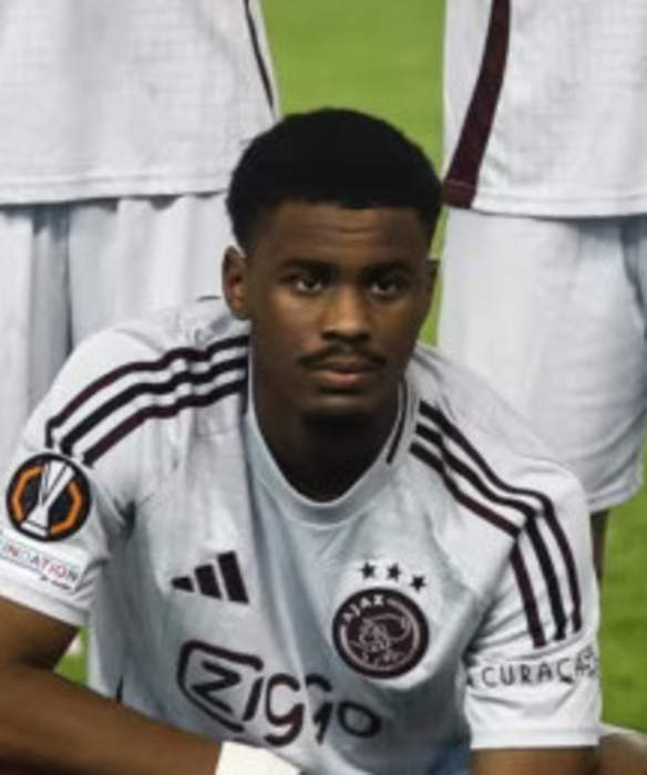 Chelsea sign Ajax defender Hato for £37m