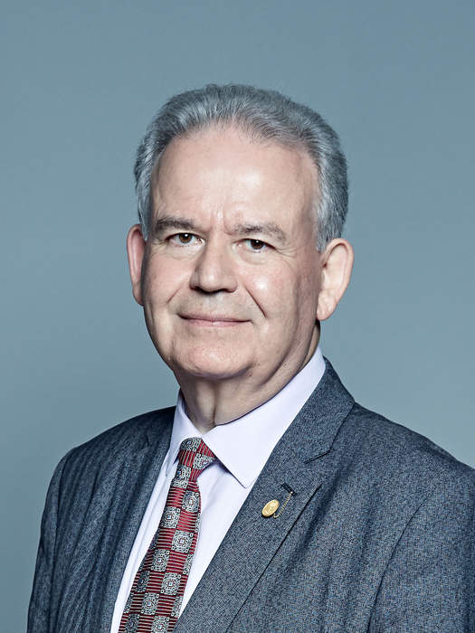 Julian Lewis loses Tory whip after beating Chris Grayling to intelligence committee chairmanship
