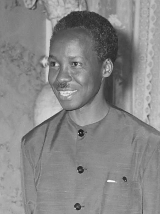 Julius Nyerere: Former Tanzanian leader honoured by African Union statue
