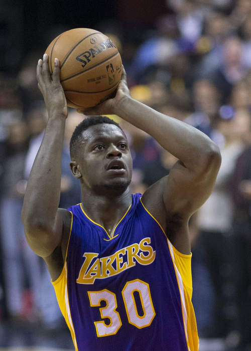 Kendra Randle, wife of Julius Randle, pushes back against criticism of on-court kiss