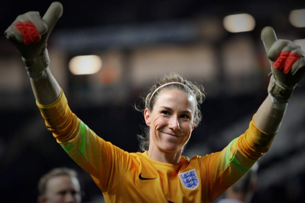 Karen Bardsley: England and Manchester City goalkeeper announces retirement