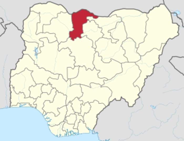 Armed gang kills at least 30 in northwest Nigeria, police say
