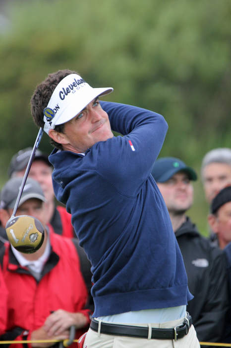 Sport | Bradley, Murray share US PGA Tour lead in Hawaii
