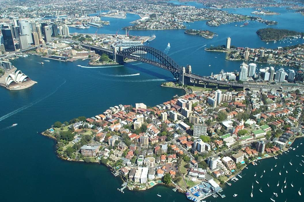 Kirribilli coup: How the PM helped Solly Lew snare Australia’s retail royalty