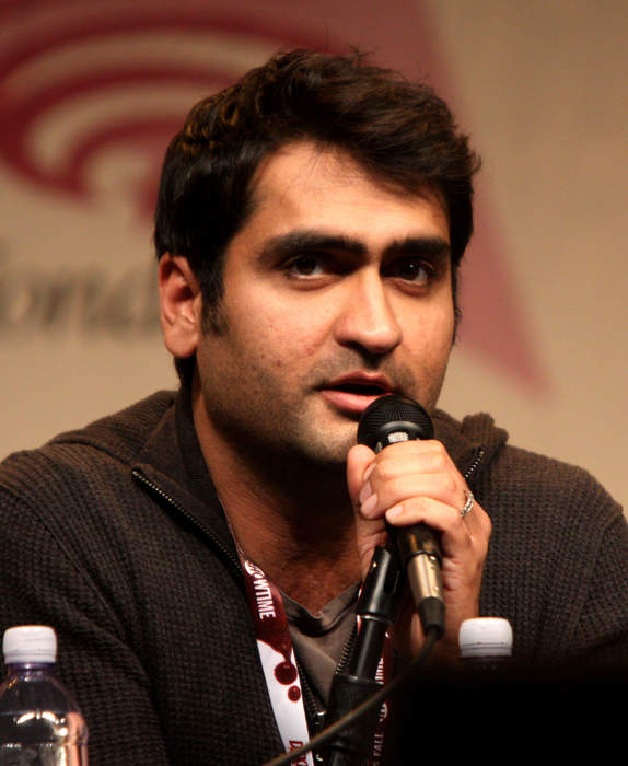 Kumail Nanjiani's story about his wife's anniversary gift is pure genius