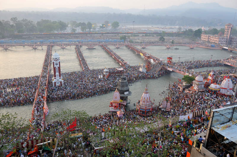 India's Kumbh festival attracts big crowds amid devastating second Covid wave