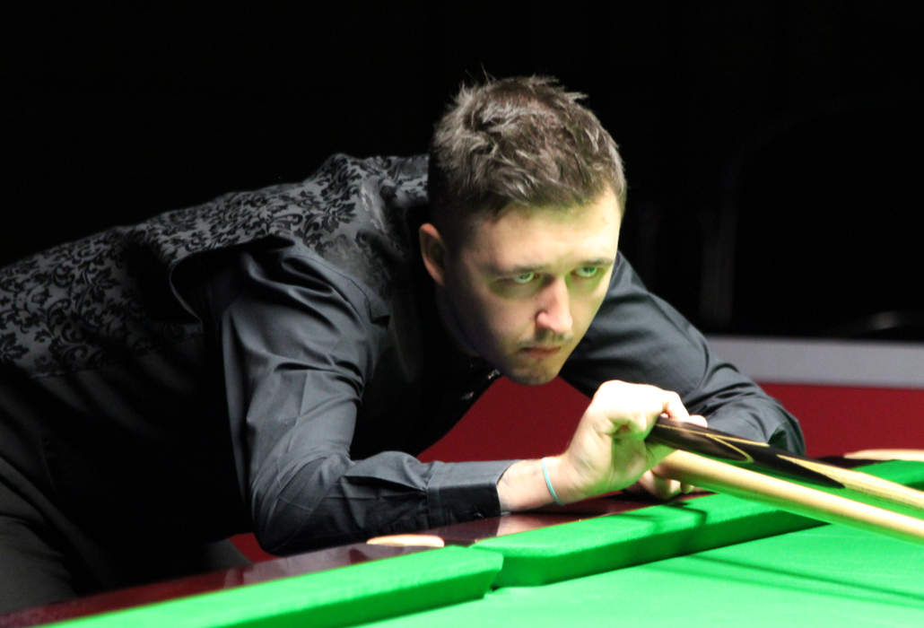 Wilson cruises into last 16 but misses out on 147