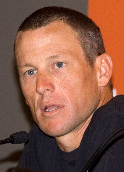 Armstrong blames girlfriend for crash