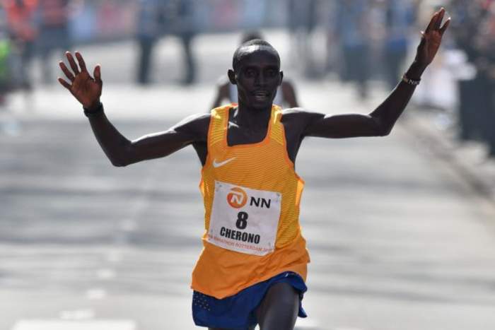 Farah eighth as Cherono wins Chicago marathon