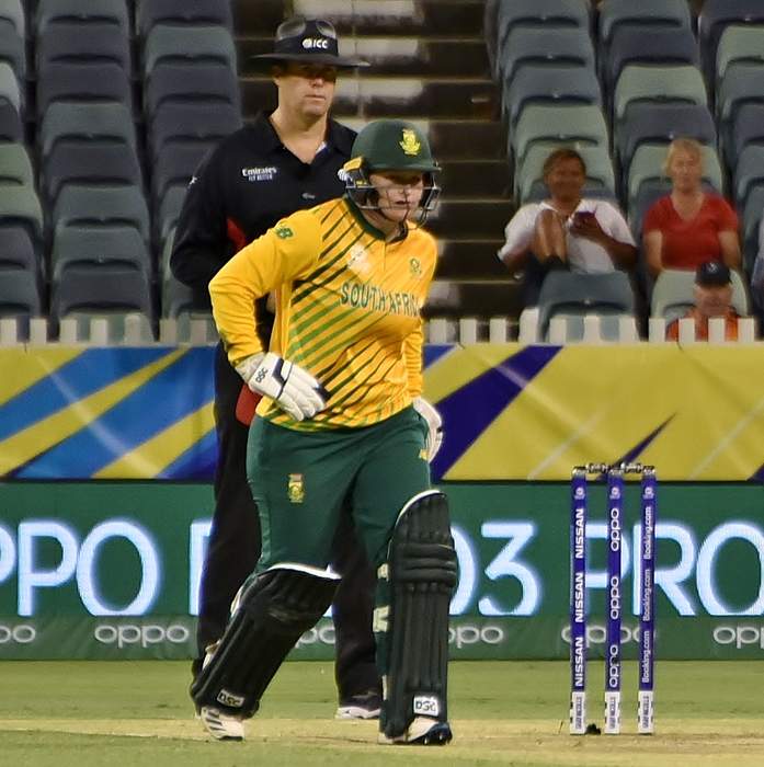 Cricketer Lee quit South Africa 'because of weight'