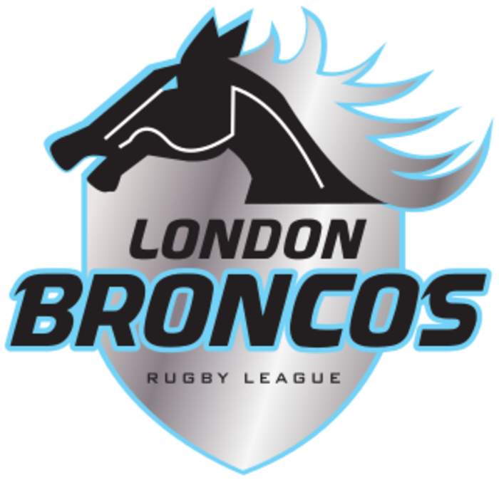 Leeds score eight tries in victory over Broncos