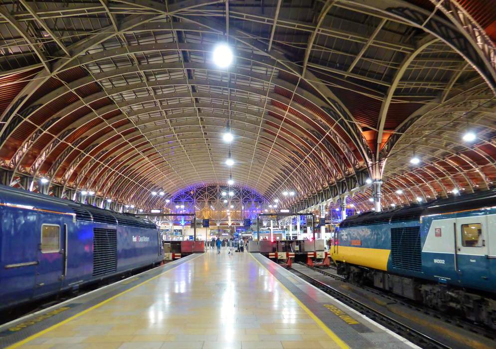 Reading-Paddington services stopped after person hit by train