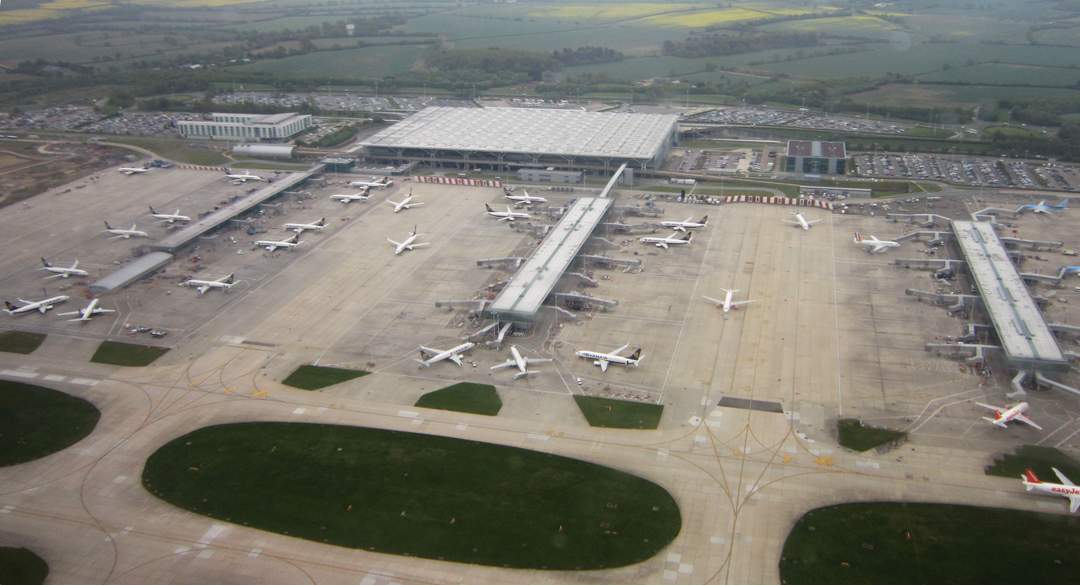 London Stansted Airport: Plane damaged while trying to land