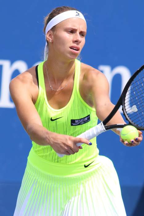 Australian Open 2023 results: Magda Linette beats Karolina Pliskova to reach semi-finals