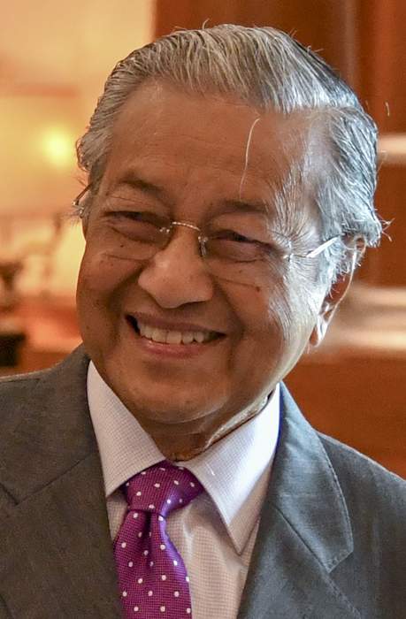News24.com | Malaysian former Prime Minister Mahathir Mohamed in hospital for 'observation'