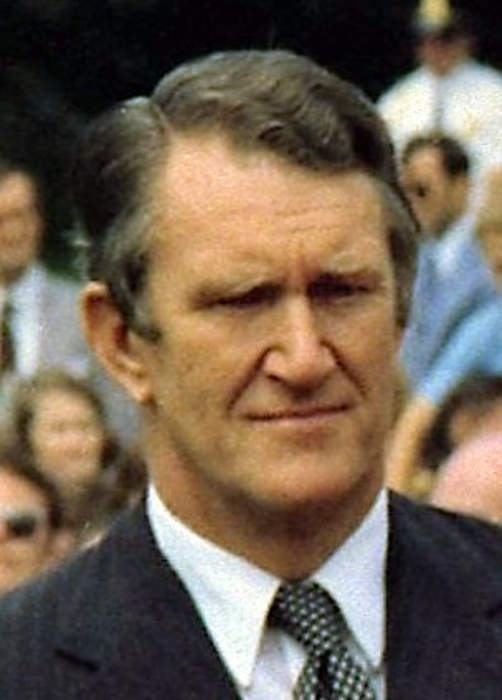 My grandfather Malcolm Fraser would have found ‘If you don’t know, vote no’ abhorrent