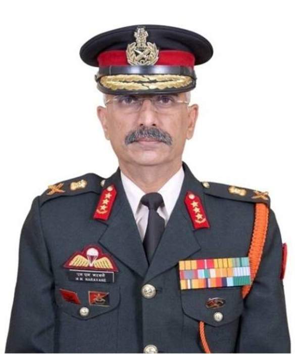 Army chief MM Naravane visits forward areas along LoC in J&K