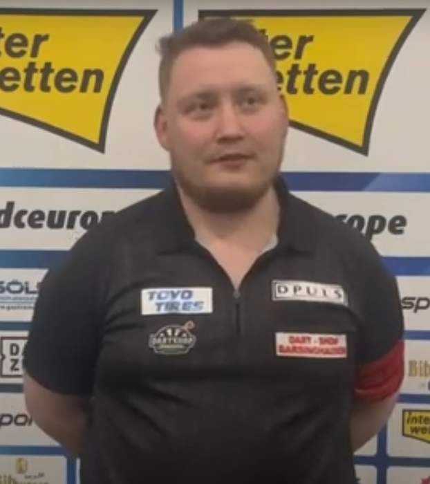 Ex-steward Schindler upsets Price for first PDC title