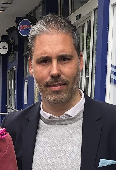 QPR head coach Cifuentes leaves club