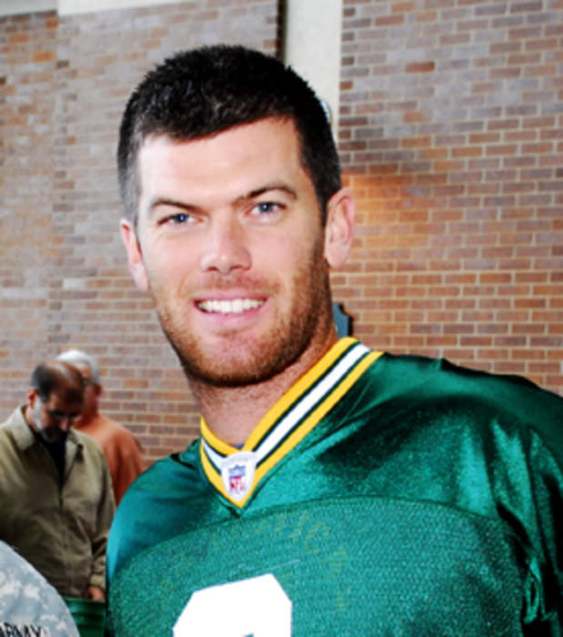Mason Crosby, Packers teammates chug a beer, kick the can while ice fishing and it's must-see