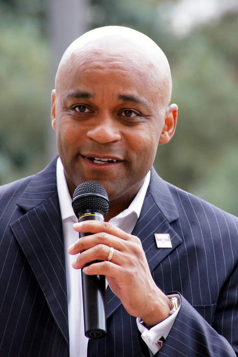Denver Mayor Michael Hancock ignores own Thanksgiving travel advice