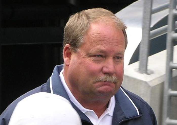 Former coach Mike Holmgren says Packers 'didn't handle it very well' with Aaron Rodgers