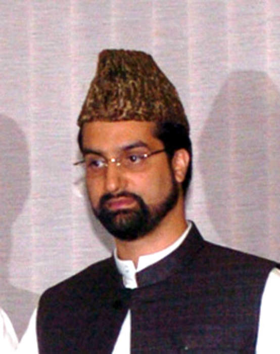 Srinagar: Mirwaiz Umar Farooq barred from offering Friday prayers at Jamia Masjid