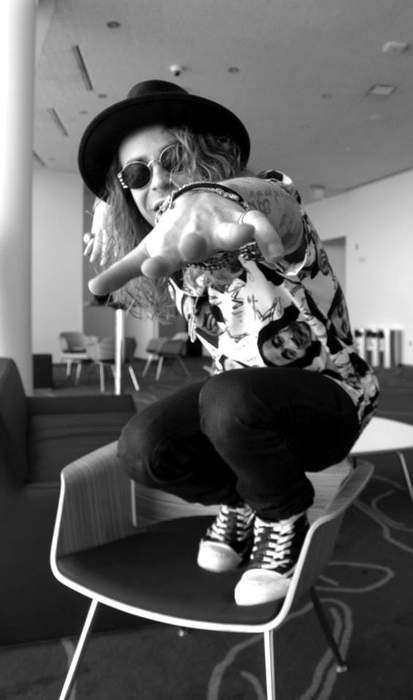 Mod Sun Moves On From Avril Lavigne With Hot Blonde, Video Shows