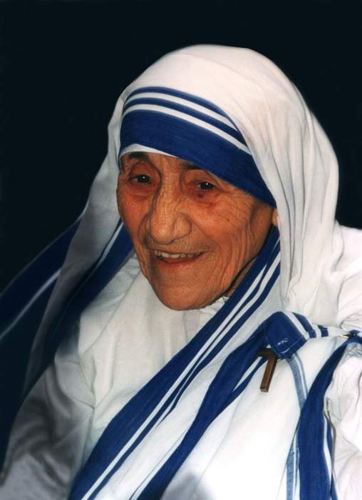 India bars Mother Teresa's charity from receiving foreign funds