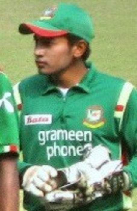 Mushfiqur given out for obstructing field