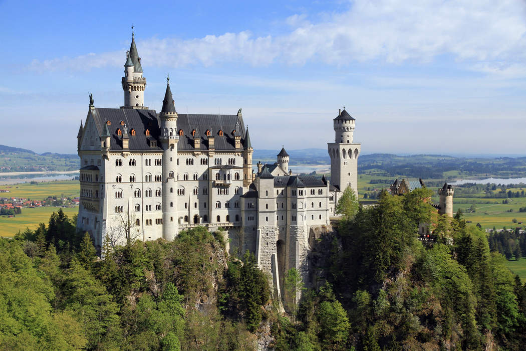American admits rape, murder of US tourist at German castle