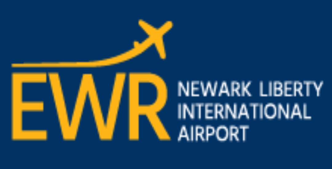 Passenger Beats Up United Airlines Employee in Insane Bloody Brawl at Newark Airport