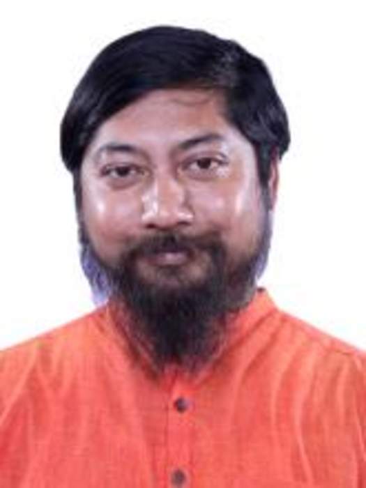 Union minister Nisith Pramanik's car attacked in Dinhata