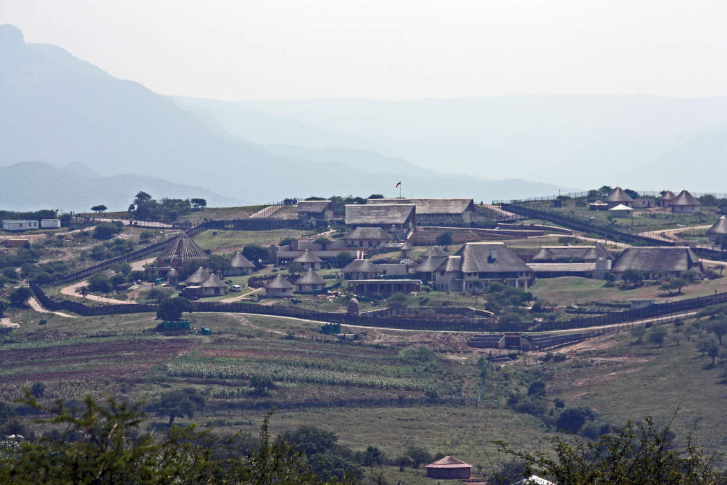 News24.com | Police vehicle seen at Zuma's Nkandla homestead was there only on routine patrol - SAPS