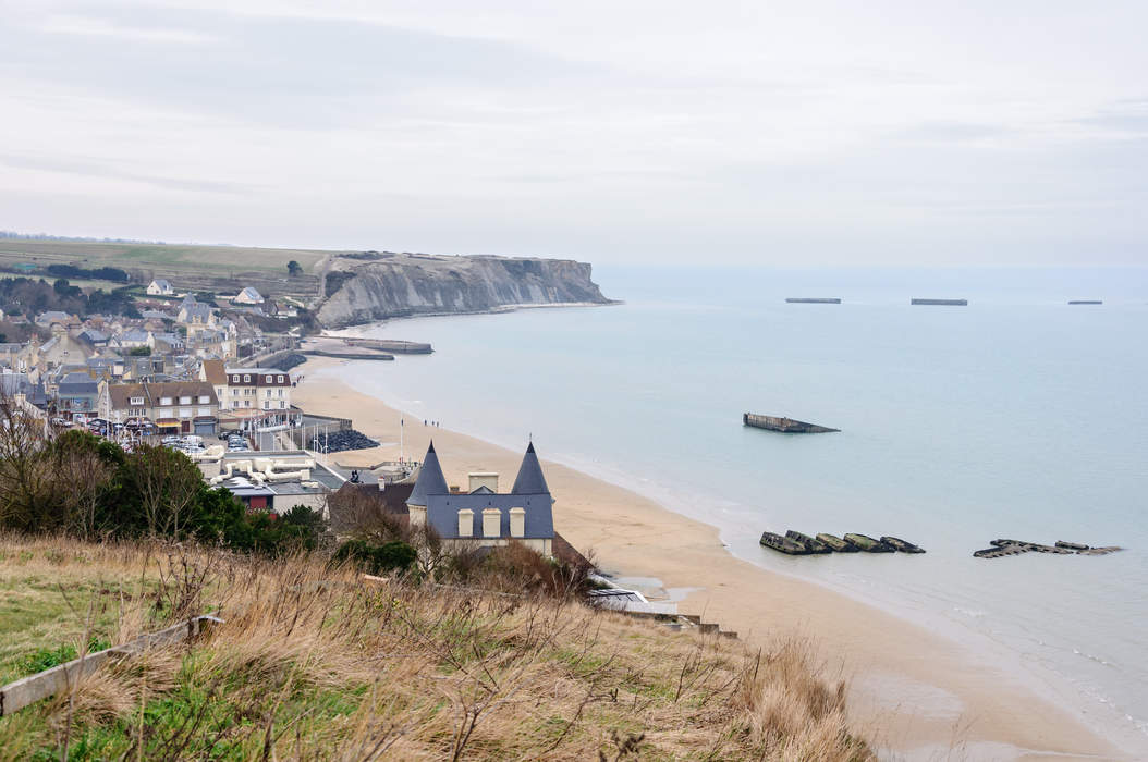 WWII veteran marries 96-year-old bride near Normandy D-Day beach