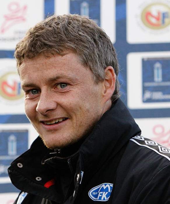 Leicester City 4-2 Manchester United: Ole Gunnar Solskjaer says 'something has to give' after defeat
