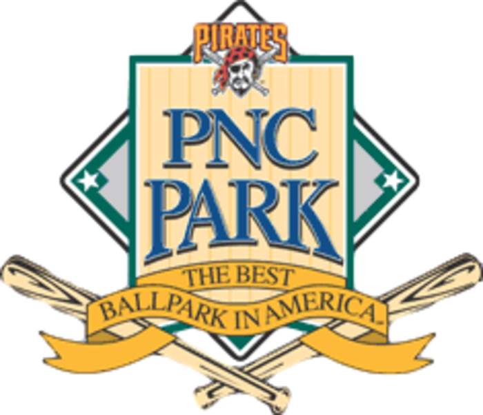 Man falls from 21-foot Clemente Wall at PNC Park during Pirates game