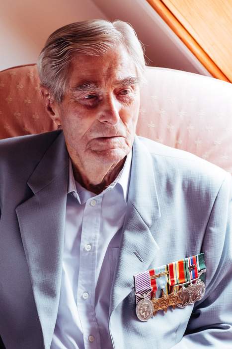 Battle of Britain ace fighter pilot Paul Farnes dies aged 101