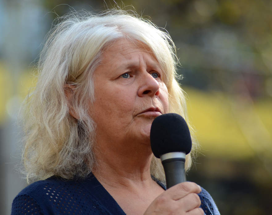 Senator offers touching tribute to wife and renowned climate scientist, Penny Whetton