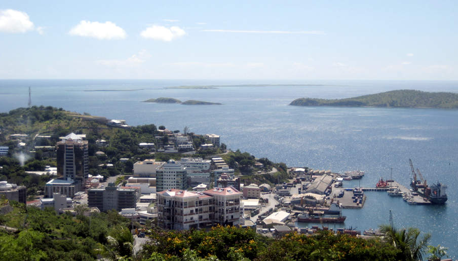 Watch: Streets overrun by looters in Port Moresby