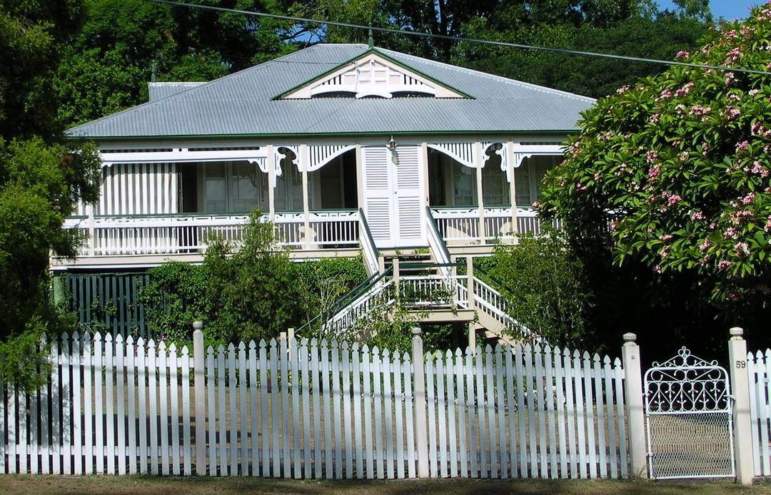 Queenslander (architecture)