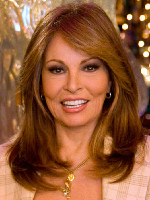 Raquel Welch, star of Fantastic Voyage, One Million Years B.C., dead at 82