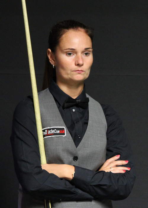 Women's world number one Reanne Evans regains two-year professional World Snooker Tour card