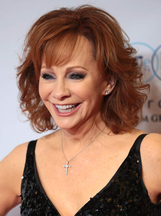 Reba McEntire rescued from historic building in Oklahoma after stairs collapse