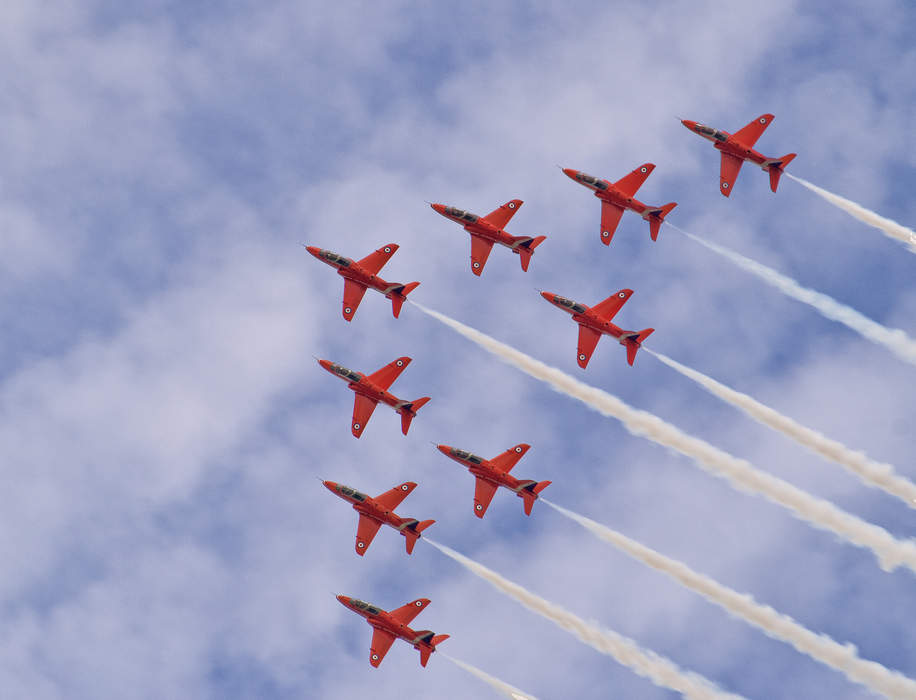 Red Arrows display over Carbis Bay for G7