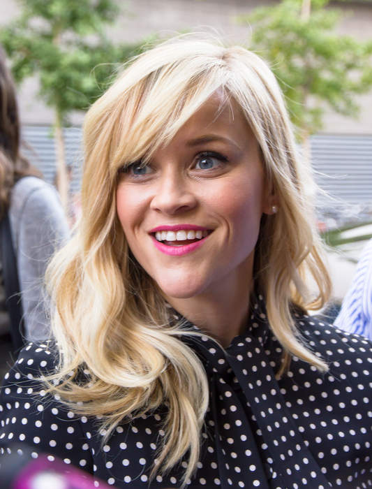 Reese Witherspoon Settles Divorce With Jim Toth