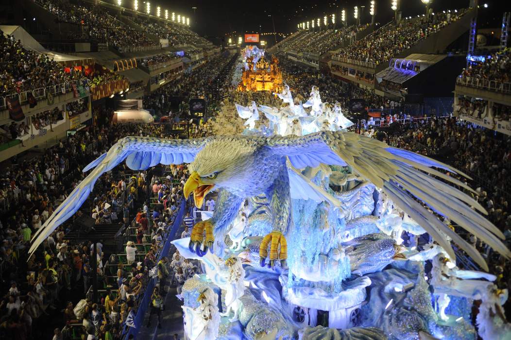 Tribute to black women wins at Rio Carnival parade