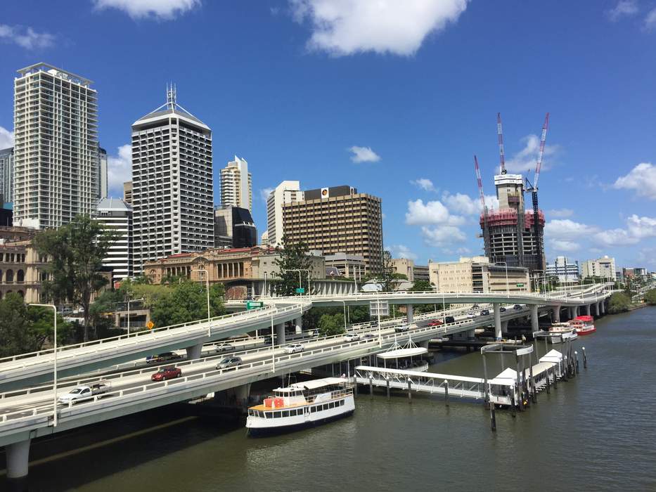 New pedestrian bridge to close Riverside Expressway for the weekend