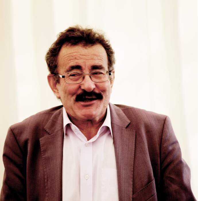 TV doctor and IVF pioneer Robert Winston quits BMA over strikes